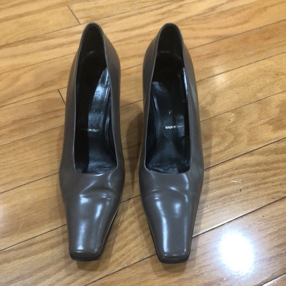 Prada shoes - Picture 2 of 9